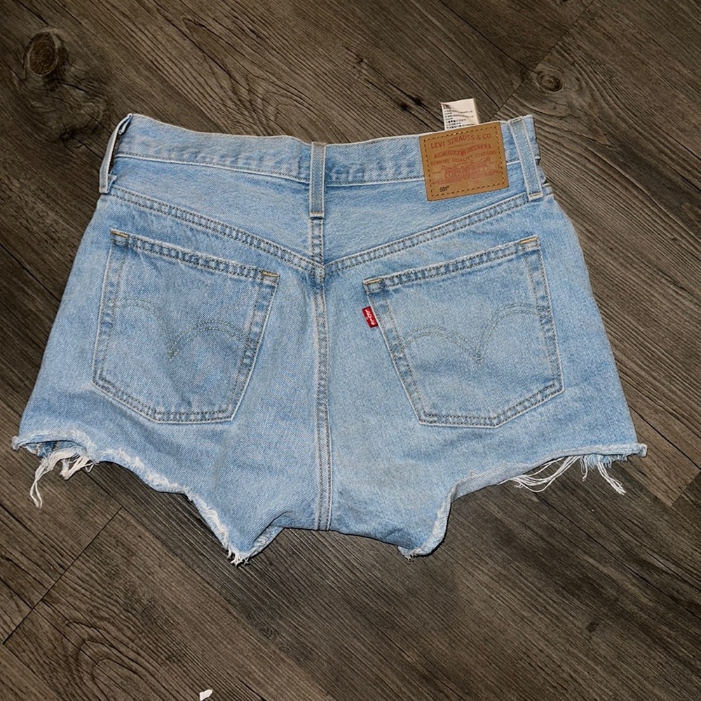 LEVI’s 501 high rise shorts - Picture 2 of 3